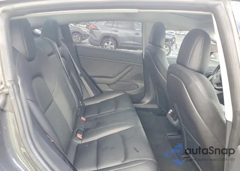 2018 Tesla Model 3 z USA, uszkodzony, nr VIN 5YJ3E1EB0JF089814